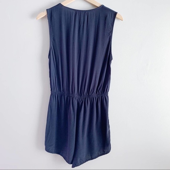SEEK‎ The Label • Black Sleeveless Short Romper, Plunge Neckline, Size XS - Picture 10 of 14